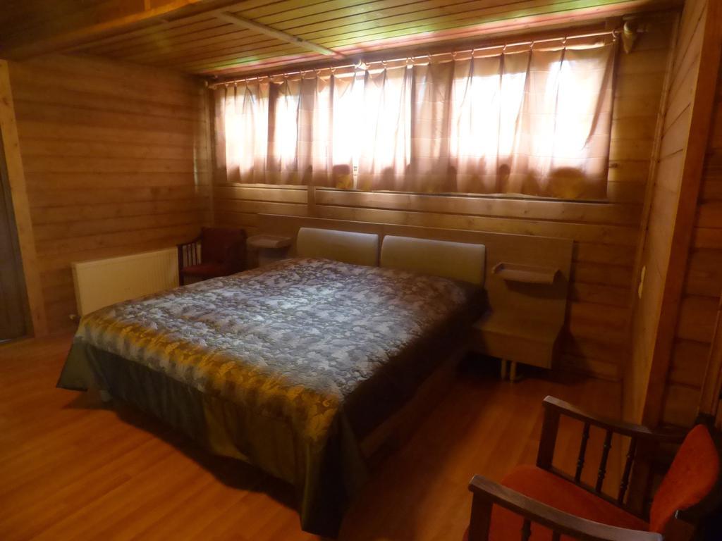 Hotel Hatsvali Mestia Cameră foto
