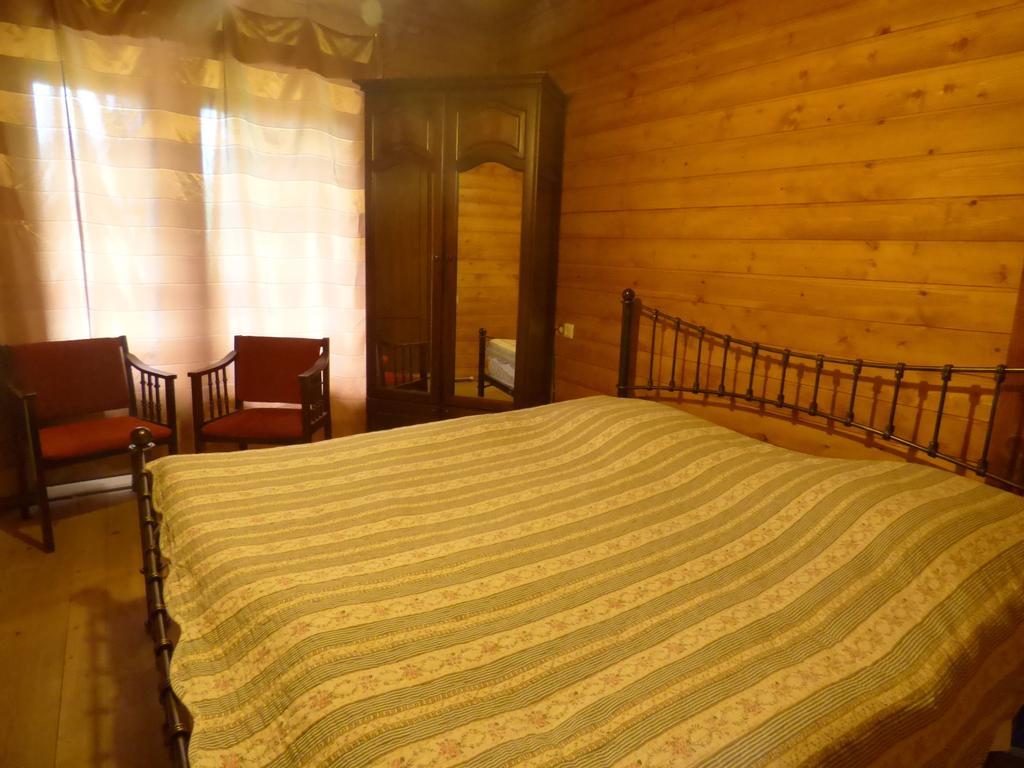 Hotel Hatsvali Mestia Cameră foto