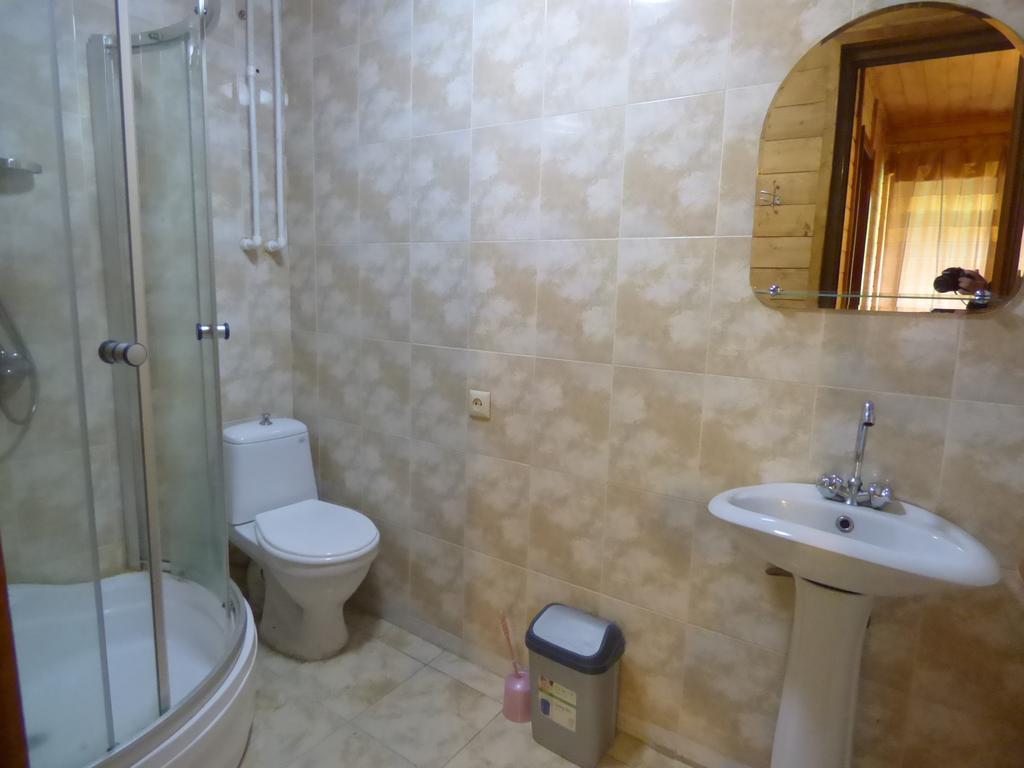 Hotel Hatsvali Mestia Cameră foto