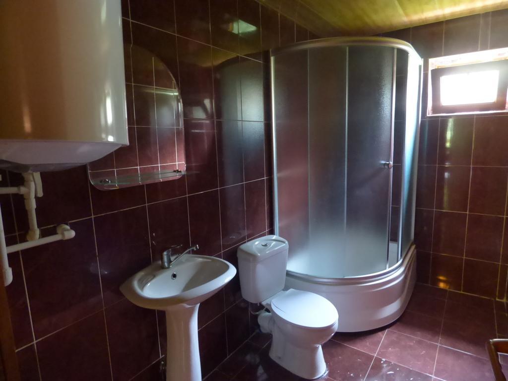 Hotel Hatsvali Mestia Cameră foto