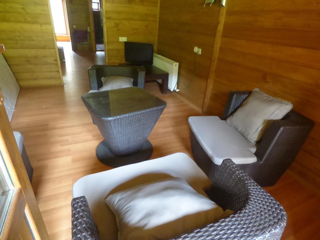 Hotel Hatsvali Mestia Cameră foto