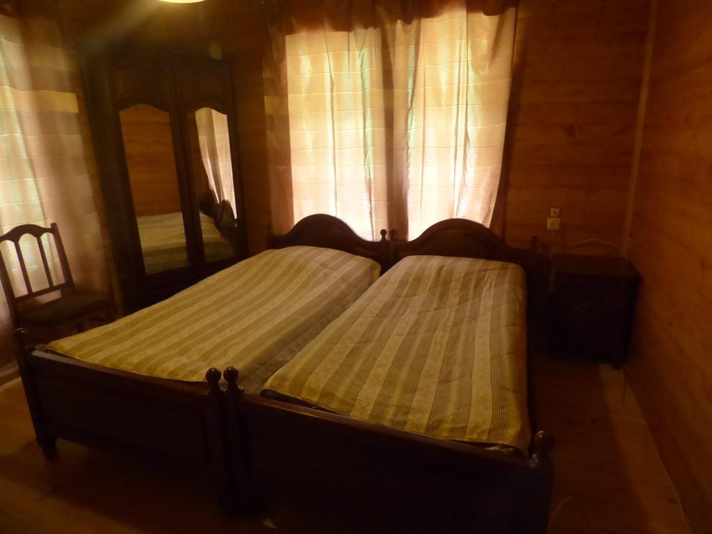 Hotel Hatsvali Mestia Cameră foto